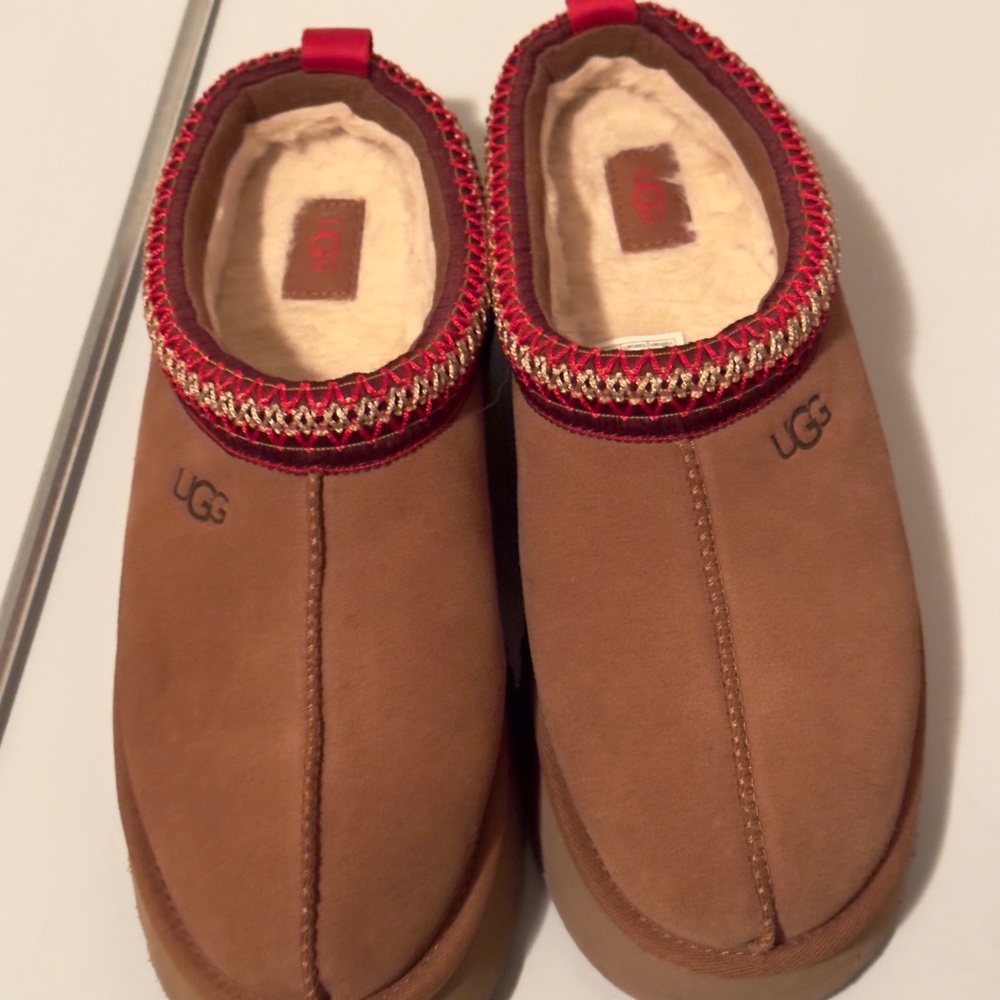 ugg tasman